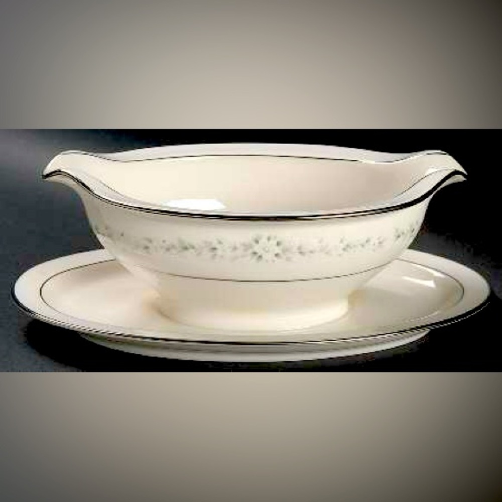Heather by Noritake Gravy Boat with Attached Underplate